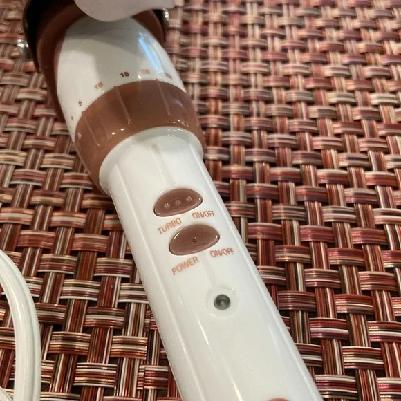 Rose Gold & White Curling Wand - Women Other - Picture 3 of 6